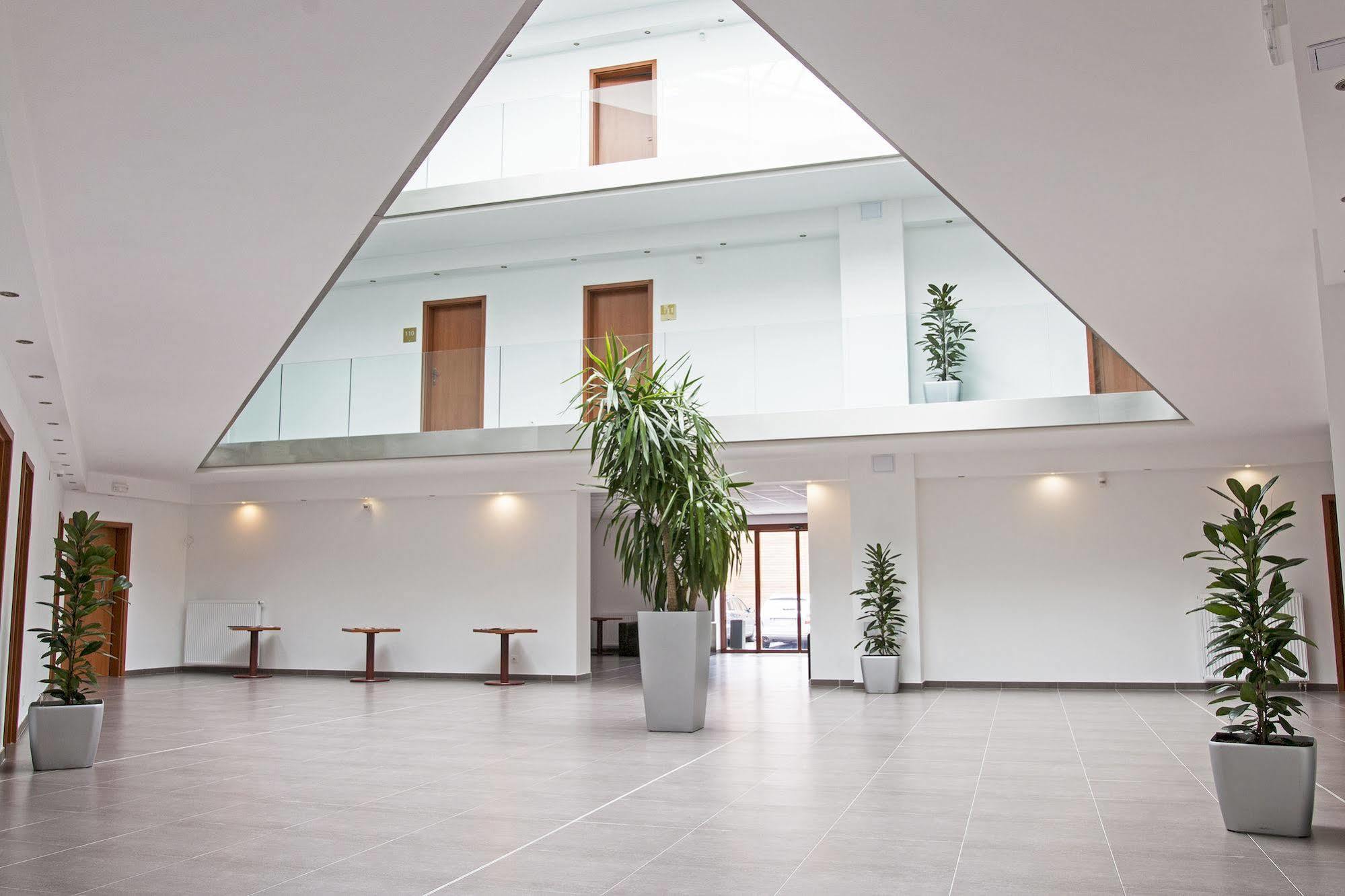Sporthotel Hostivice 3*