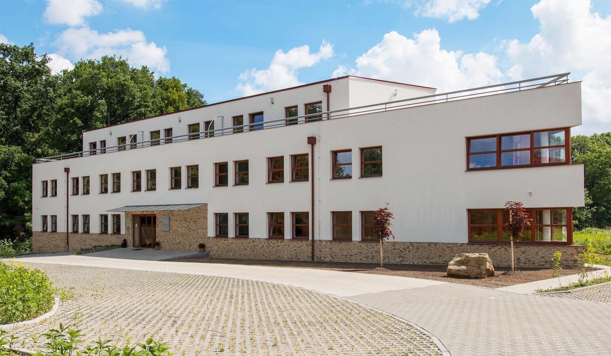 Sporthotel Hostivice Отель